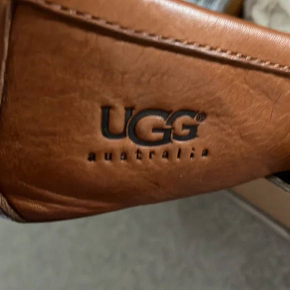 Mens UGG size 10 Leather loafers driving style shoes - Picture 3 of 10